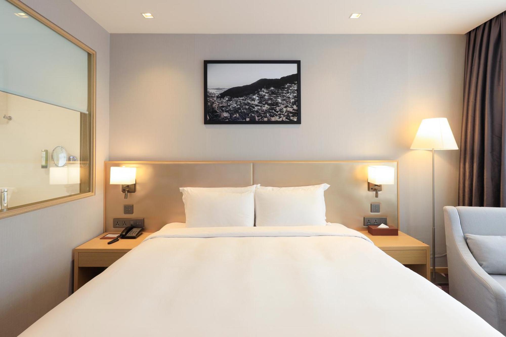 Avani Central Busan Exterior photo